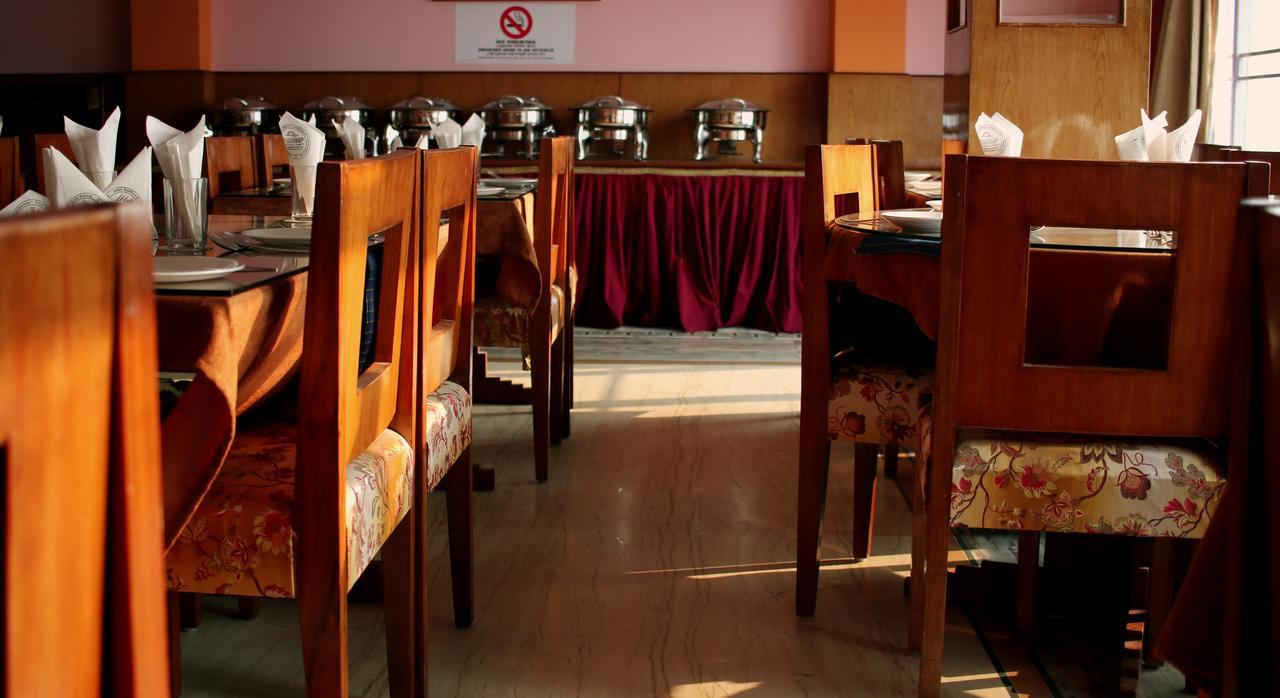 Jain Group Sikkim Continental Hotel Gangtok Exterior foto