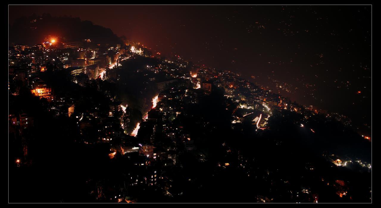Jain Group Sikkim Continental Hotel Gangtok Exterior foto